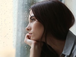 Coraz więcej ludzi odczuwa niechęć do wychodzenia z domu - pandemiczna normalność czy zaburzenie?