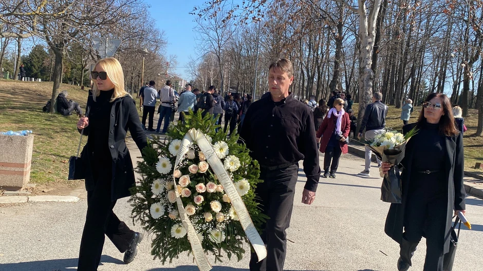 Dragana Mirković poslala venac