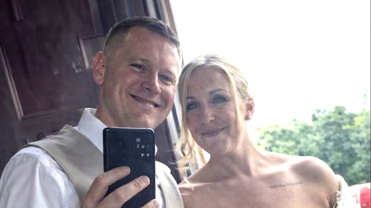 Mladu razapeli zbog izgleda na venčenju: "Ni većih grudi, ni dubljeg dekoltea"