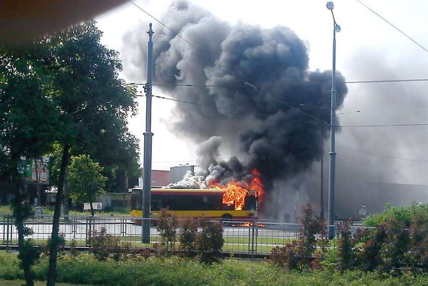 Panika! Na Okęciu spłonął autobus!