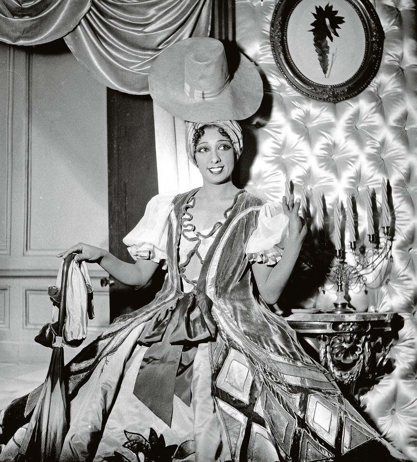 Davali su joj razne nadimke, Pikaso jo ju zvao "Nefertiti današnjice", dok je za Hemingveja bila najsenzacionalnija devojka