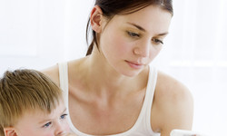 Gorączka u dziecka - jak sobie z nią radzić? Sposoby na zbijanie gorączki u dzieci
