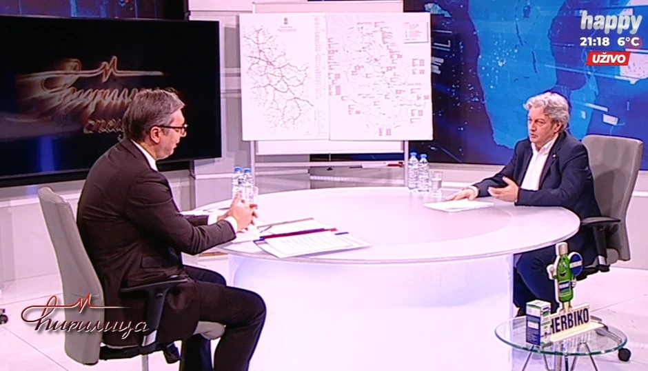 Aleksandar Vučić i "Ćirilici"