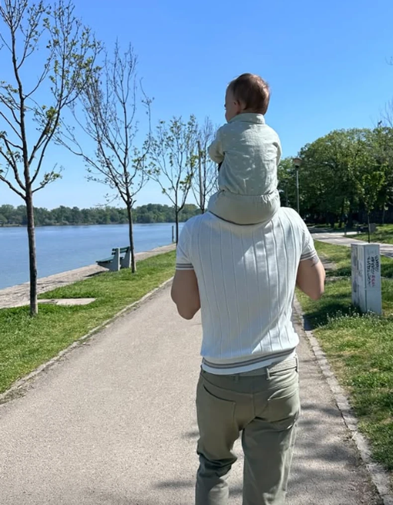 Miloš Biković sa porodicom proslavio Uskrs u Beogradu