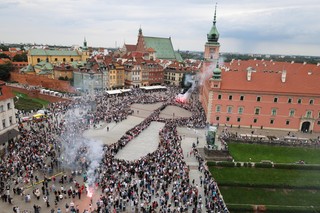 W Warszawie zawyły syreny dla uczczenia 81. rocznicy wybuchu Powstania Warszawskiego