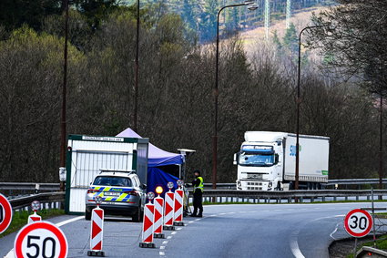 Kontrole na granicy ze Słowacją na dłużej. Sąsiad Polski zdecydował