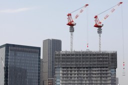 Eksperci: upadłość dużych firm budowlanych to efekt wojny cenowej