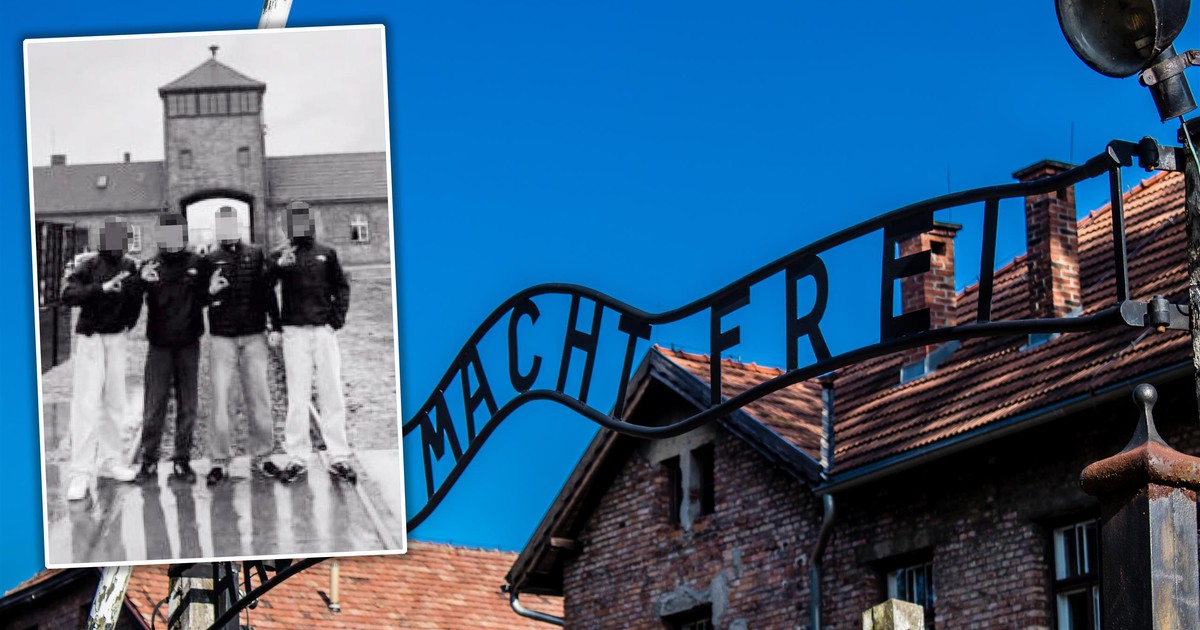 Oburzający gest młodych Niemców. Zrobili to przed bramą Auschwitz