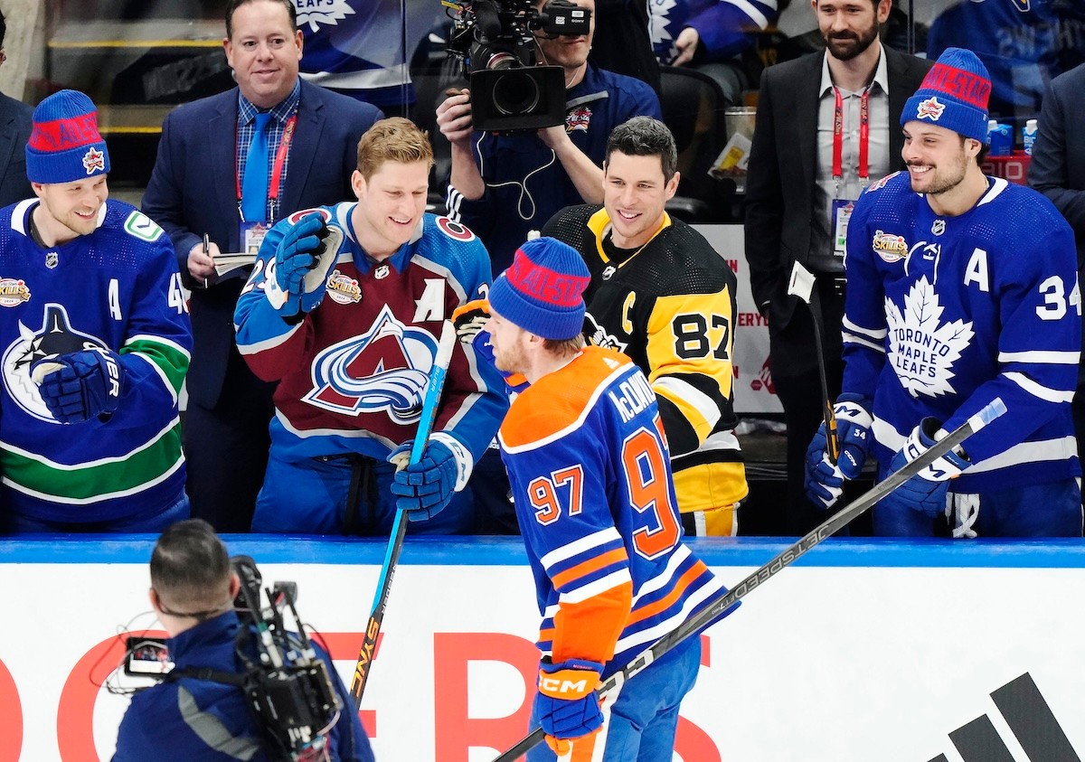 Hokejisti Connor McDavid (Edmonton Oilers), Elias Pettersson (Vancouver Canucks), Nathan MacKinnon (Colorado Avalanche), Sidney Crosby (Pittsburgh Penguins) a Auston Matthews (Toronto Maple Leafs).