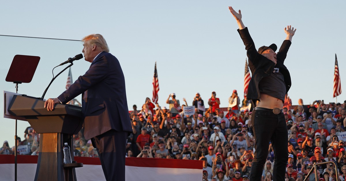 &quot;Az a szörnyeteg elszabadította a poklot&quot; - Donald Trump visszatért a merénylet helyszínére, ahol majdnem megölték