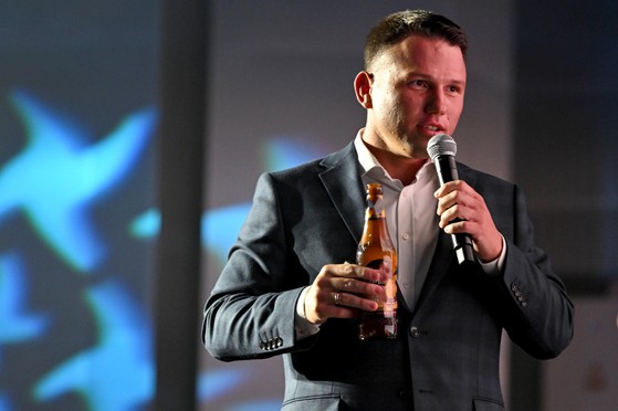 Mentzen o piwie: nie uzależnia tak jak wódka. Jak jest naprawdę?