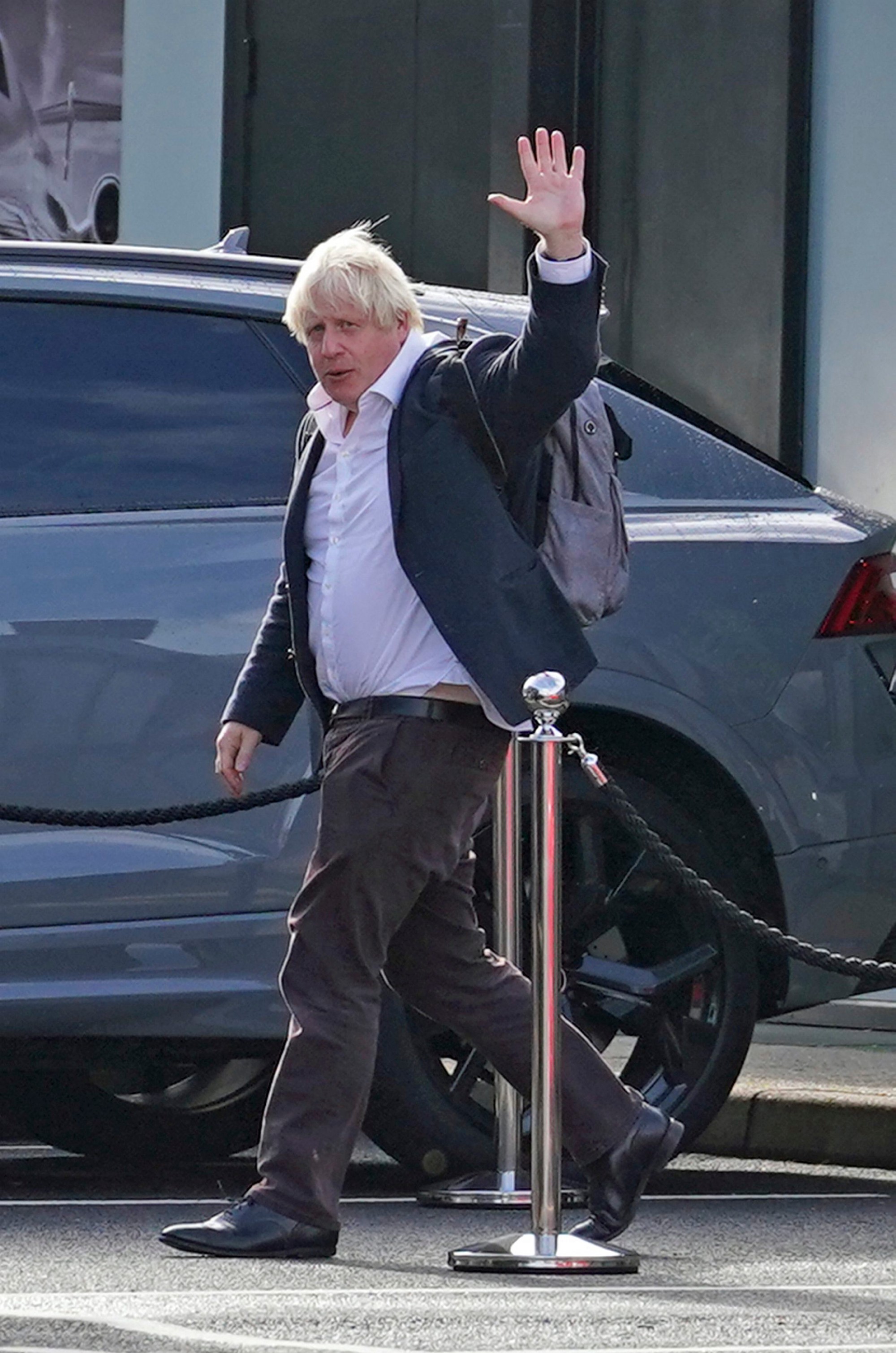 Johnson priletel do Británie, aby sa opäť uchádzal o post premiéra.