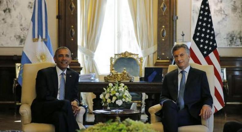 Obama meets Argentine leader amid regional political shift