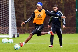 Przed finałem Chelsea ćwiczy rzuty karne, Bayern walczy z presją