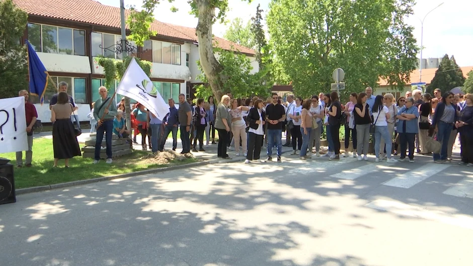 Protest prosvetnih radnika u Bačkoj Palanci