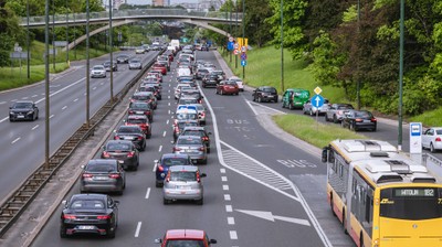 Globalny transport jest trudny do dekarbonizacji. Emisje CO2 jeszcze wzrosną