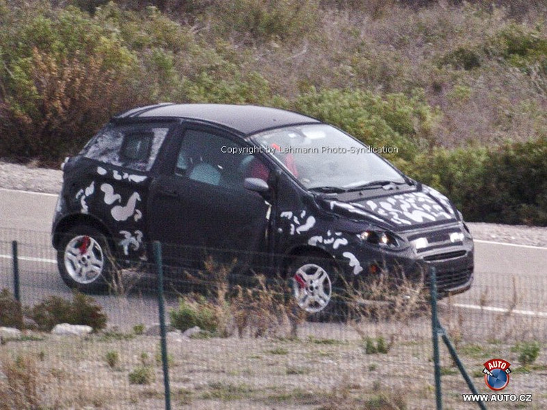 Zdjęcia szpiegowskie: mały Ford odrzuca KAmuflaż