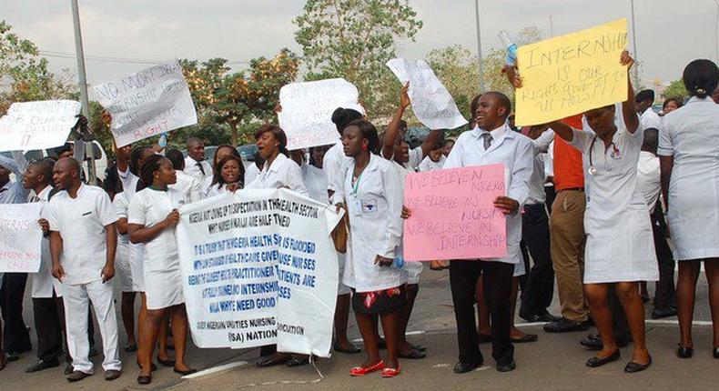 A picture showing a protest by Nigerian nurses