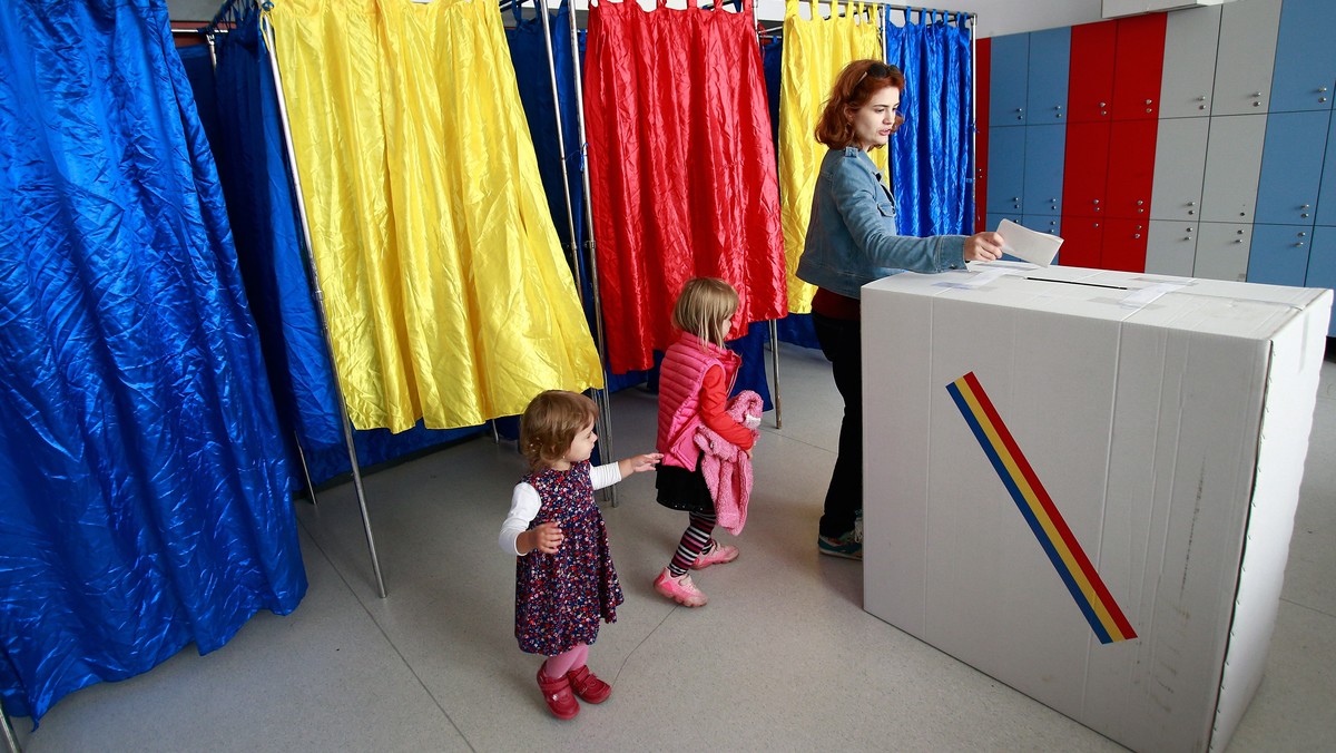 Rumuńskie referendum w sprawie ograniczenia konstytucyjnej definicji małżeństwa do związku kobiety i mężczyzny jest nieważne, ponieważ frekwencja nie przekroczyła wymaganego pułapu 30 proc. - poinformowała dziś krajowa komisja wyborcza.