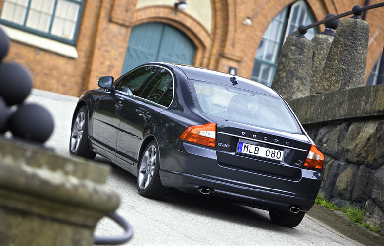 Volvo S80: nowy 5-cylindrowy diesel z dwoma turbosprężarkami pełniący normę Euro 5