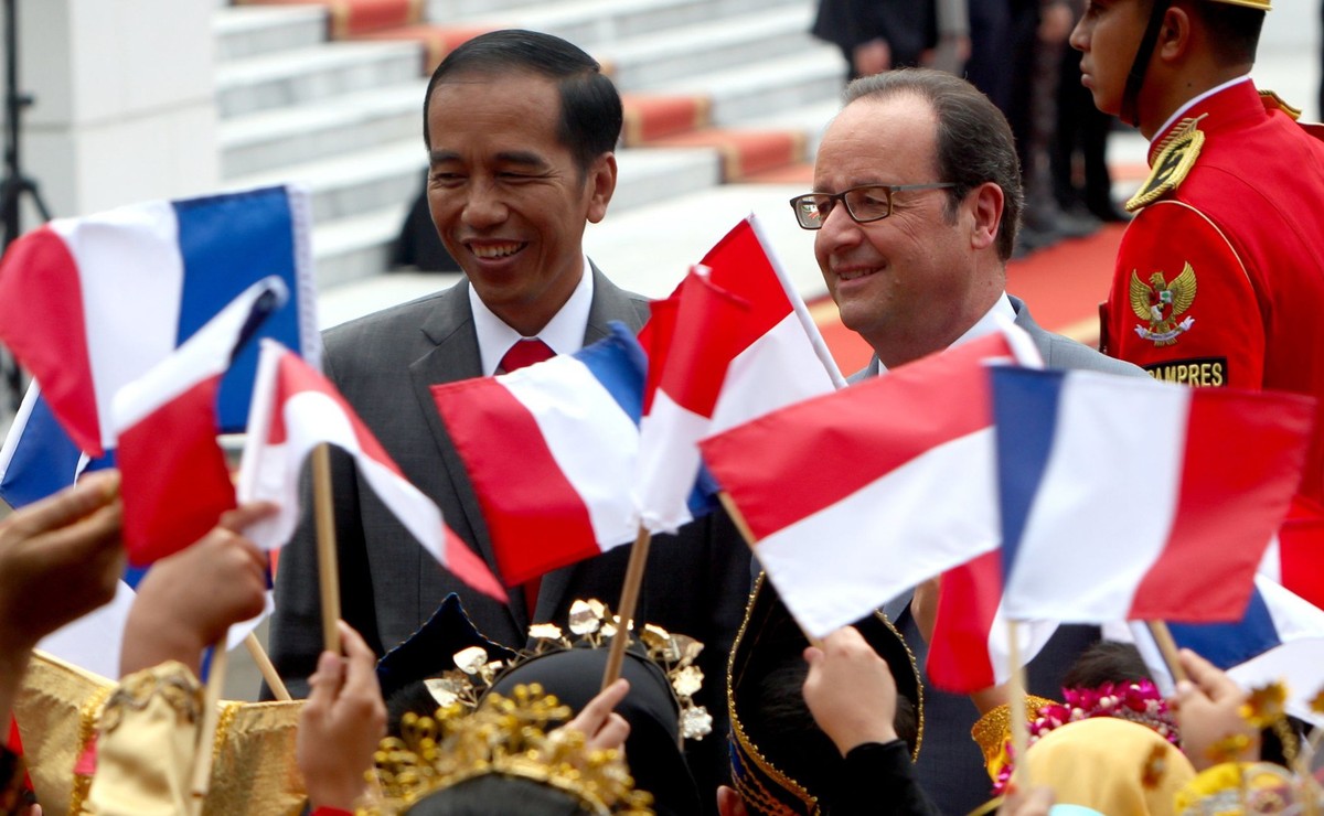 Prezydent Francois Hollande w Indonezji
