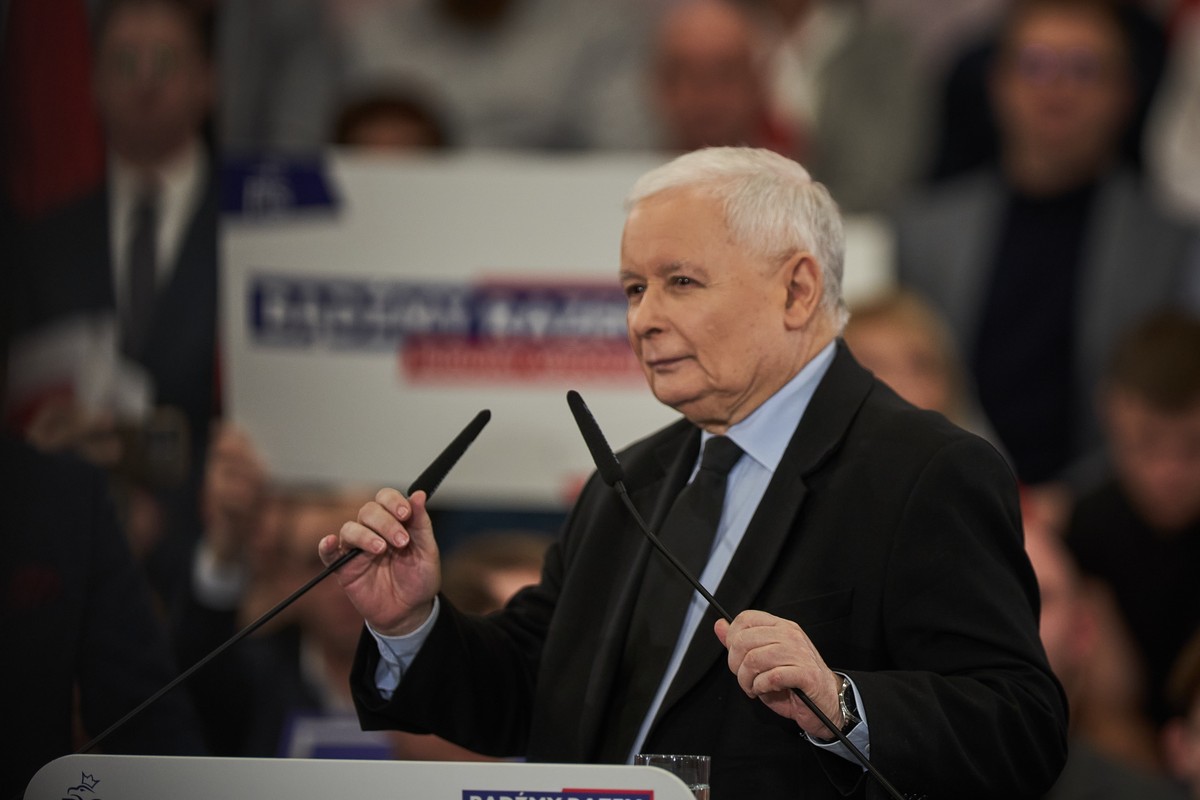 Jarosław Kaczyński wzywa do reformy UE i straszy przyjęciem euro