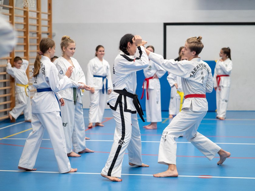 Akademia taekwondo w Tomaszowie Mazowieckim prowadzi stowarzyszenie założone przez policjantkę