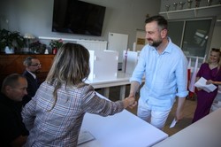 Po exit poll. Kosiniak-Kamysz gratuluje Trzaskowskiemu