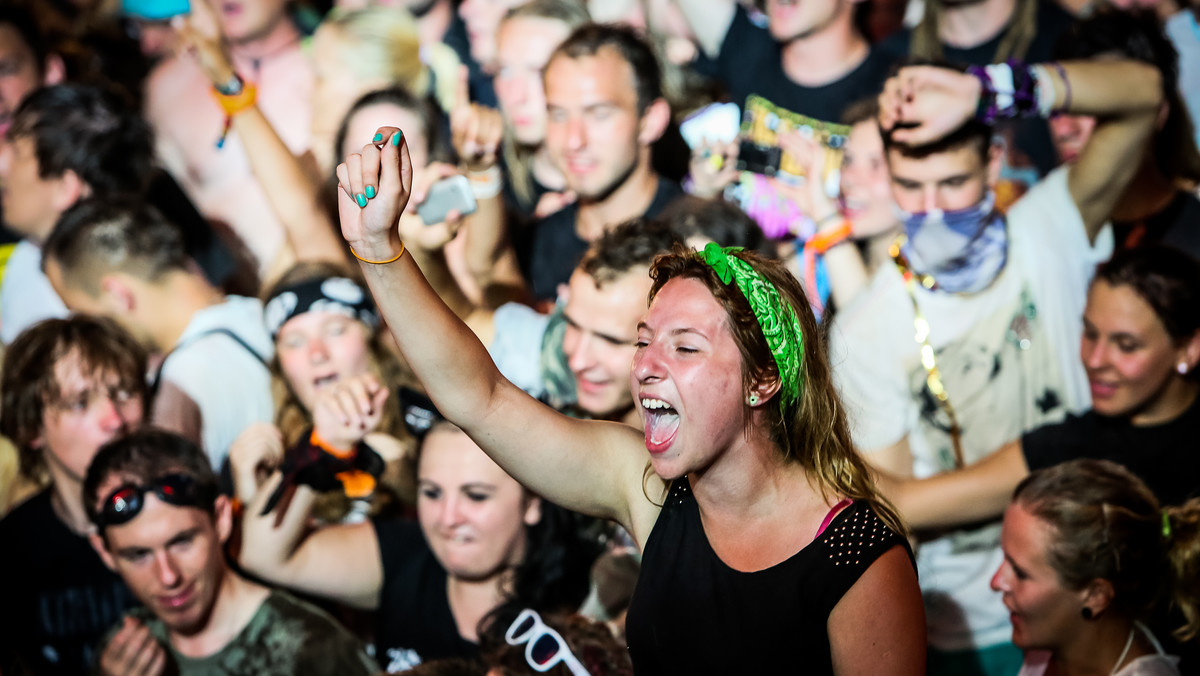 Jubileuszowy Przystanek Woodstock zakończył się mocnym akcentem – koncertami Accept i Manu Chao. Tradycji tym razem nie stało się zadość i szef Wielkiej Orkiestry nie stracił głosu, zabrał jednak głos w kilku ważnych sprawach. Oberwało się prezydentowi Rosji za wprowadzenie embarga na polskie jabłka. "Pieprzyć Putina!" krzyknął ze sceny. Dwukrotnie.