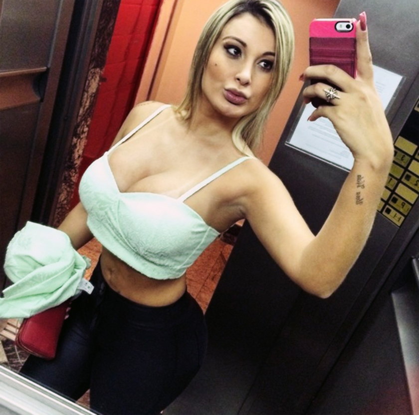 Andressa Urach robi sobie selfie