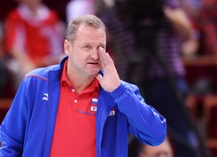 Rosyjski trener zdyskwalifikowany za obrażenie czarnoskórej siatkarki