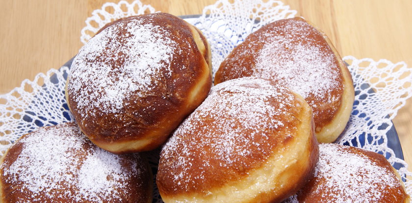 Prosty przepis na pyszne pączki. Przygotuj się na Tłusty Czwartek