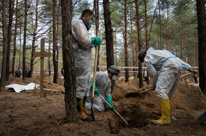 Ekshumacija u Izjumu, Ukrajina, 17. septembra nakon povlačenja ruskih snaga