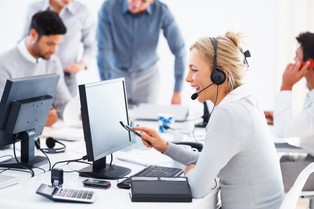 Pięć najczęstszych pułapek zastawionych na klientów przez operatorów call center