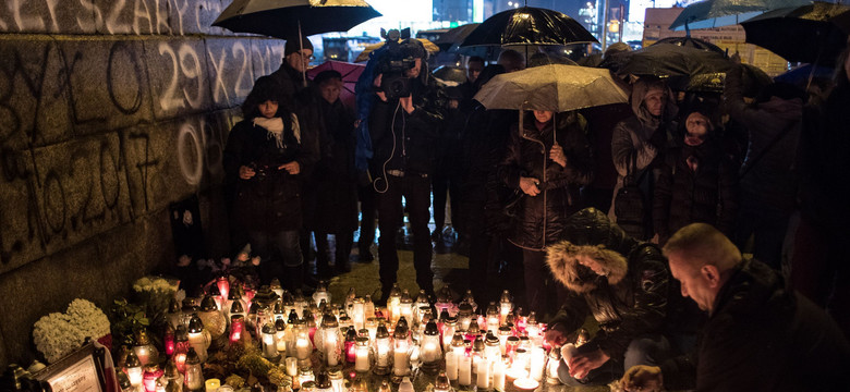 Miasto upamiętni śmierć Piotra Szczęsnego. Na pl. Defilad pojawi się tablica