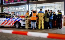 Nożownik szalał w centrum handlowym w Hadze. Policja: To nie był akt terrorystyczny