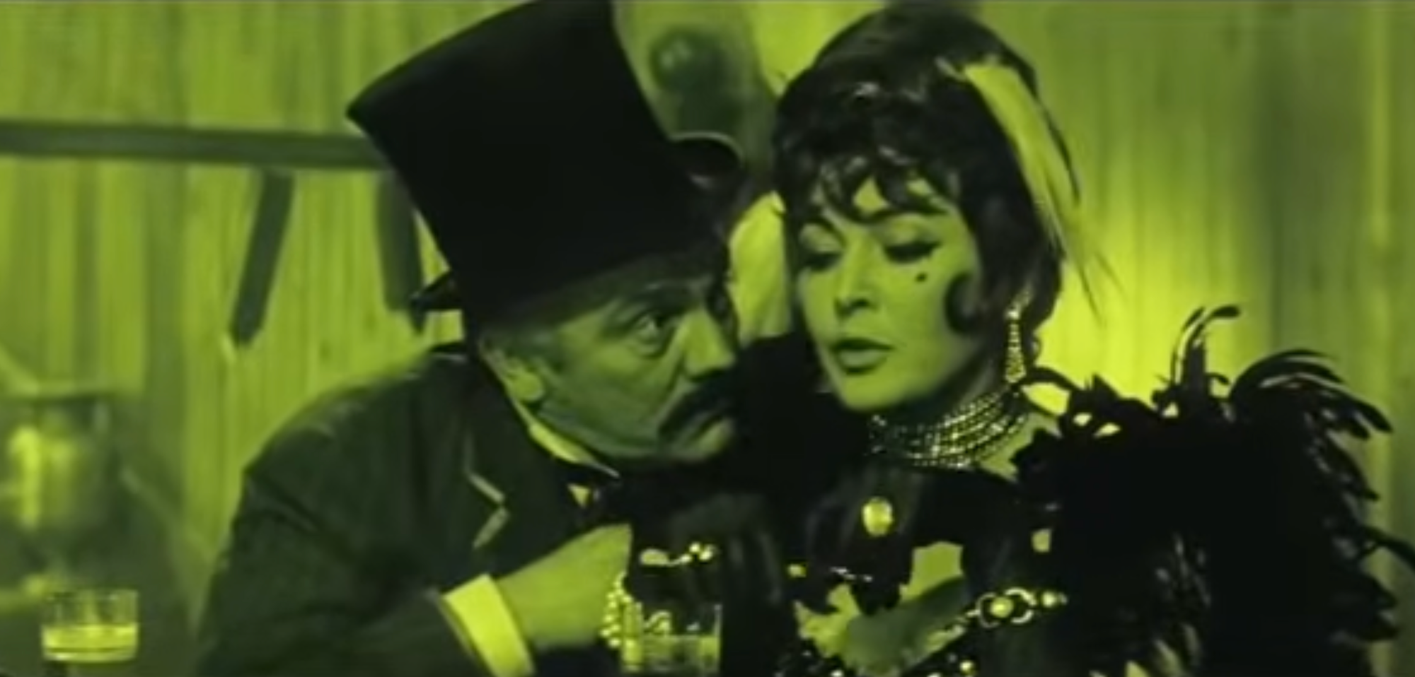 Český herec Rudolf Deyl ml. s Květou Fialovou vo filme Limonádový Joe aneb Koňská opera.