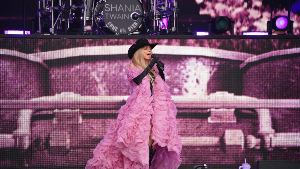 Shania Twain podczas występu na festiwalu Glastonbury