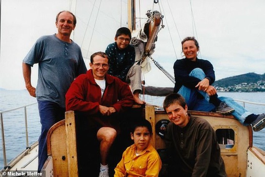 Žorž i Mišel Mefr, Sebastijen (sredina), ćerka Lejla (napred desno), Oskar (napred) i Fabijan (pozdadi)