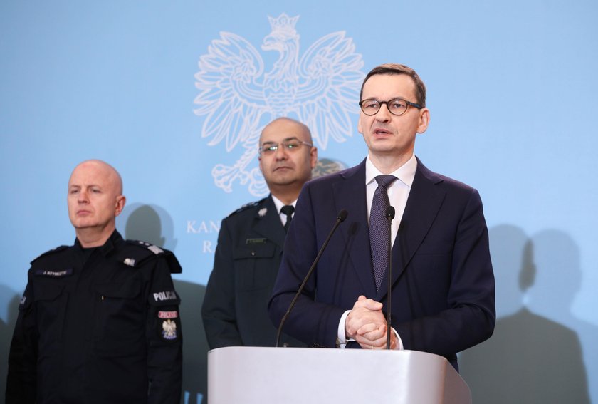 Premier Mateusz Morawiecki podczas konferencji prasowej