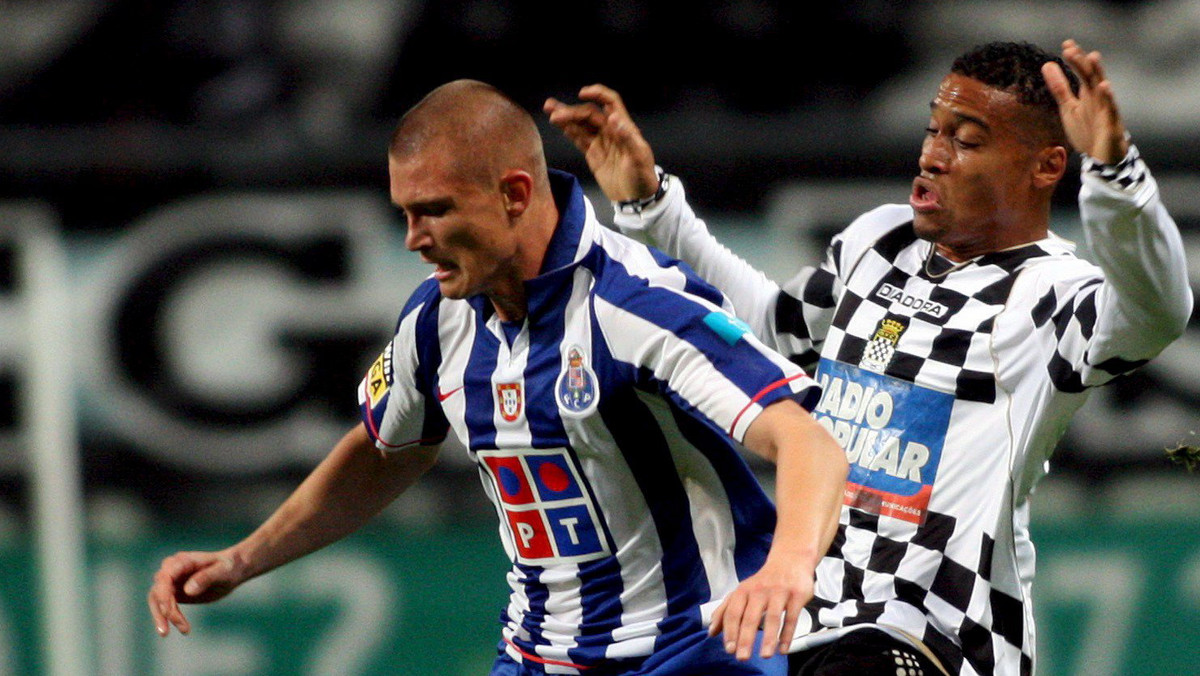 Były piłkarz FC Porto, a ostatnio Vitorii Setubal Przemysław Kaźmierczak będzie w czwartek po raz pierwszy trenował ze Śląskiem Wrocław. Klub przygotowuje dla niego propozycję umowy do 2014 roku.