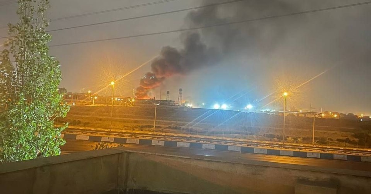 Iran odpowiada Izraelowi. Na ważnym meczecie pojawiła się symboliczna flaga [RELACJA NA ŻYWO]