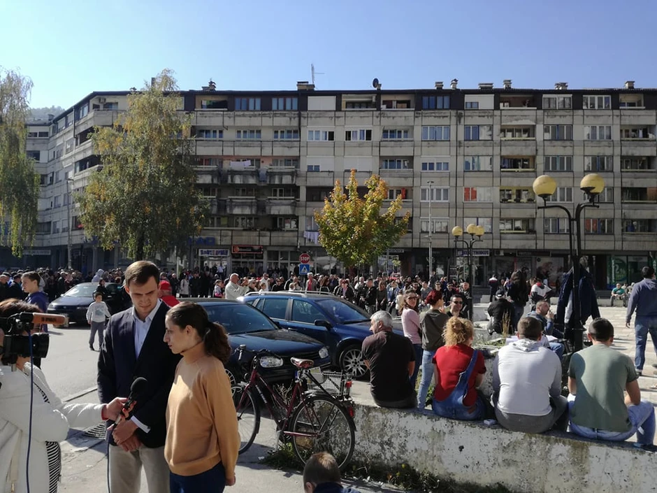 Na protestu u centgru grada se okupilo više stotina Pribojaca