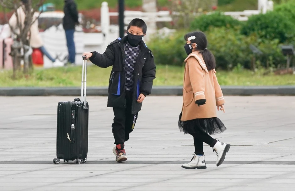 Razlozi zašto Kovid-19 manje pogađa decu predmet je nove debate