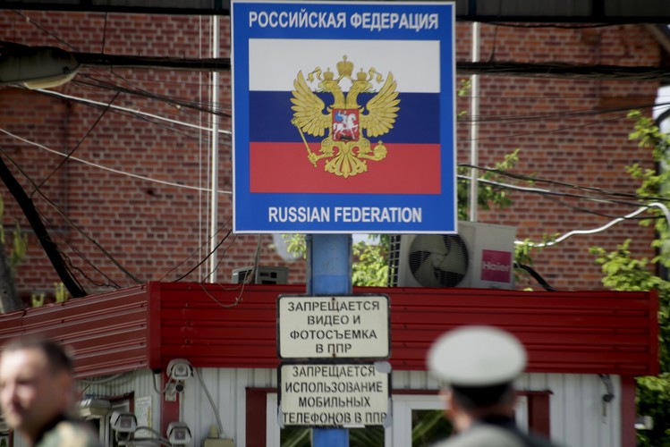 „Ogrodzenie to znak, że sąsiednie państwo jest oceniane jako możliwy agresor” - powiedział Misiunas.<br><br> fot. EPA / VALDA KALNINA Dostawca: PAP / EPA.