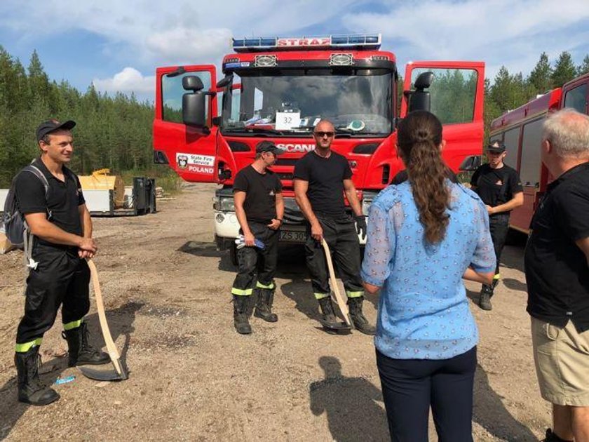 To nie jest zwykłe zdjęcie. Polscy strażacy pozują z ...