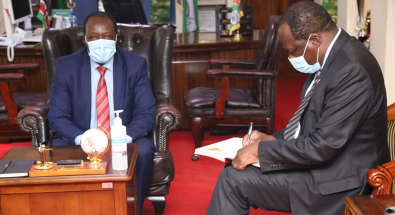 Kakamega Governor Wycliffe Oparanya accompanied by his Vihiga counterpart Wilberforce Otichilo