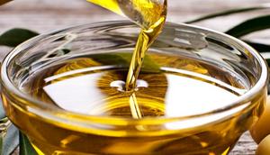  A bowl of cooking oil 