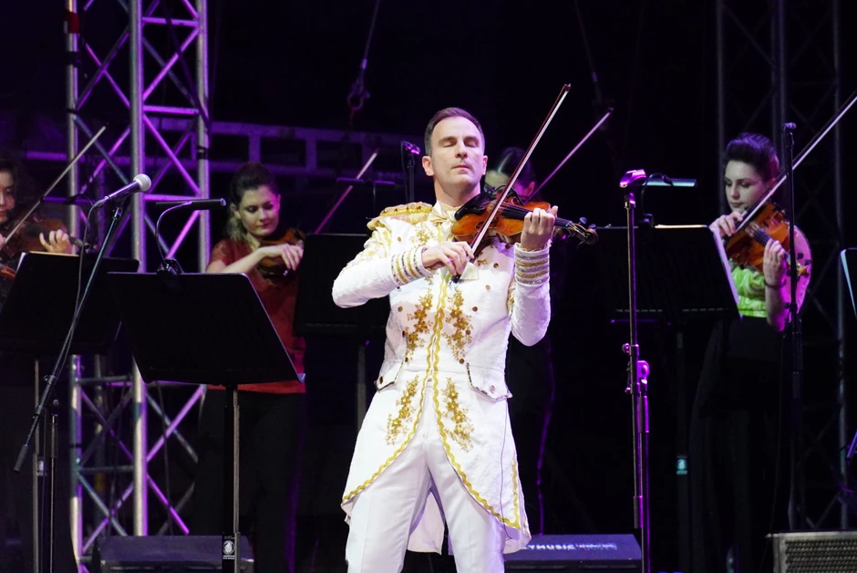 Nele Karajlić i Stefan Milenković 