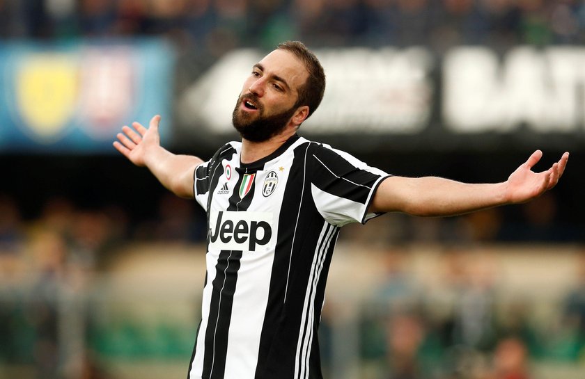 Gonzalo Higuain boi się o własne życie. Piłkarz otrzymuje pogróżki od kibiców